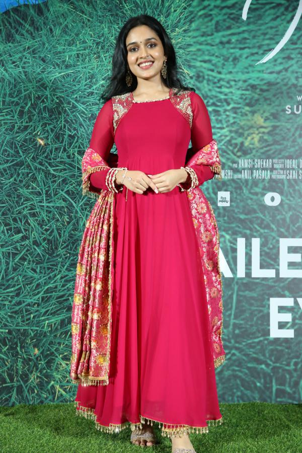 Nidhi Pradeep (27)