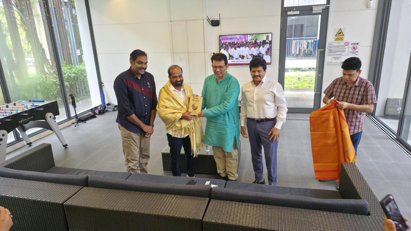 Minister Satyakumar Yadav meets Singapore NRIs