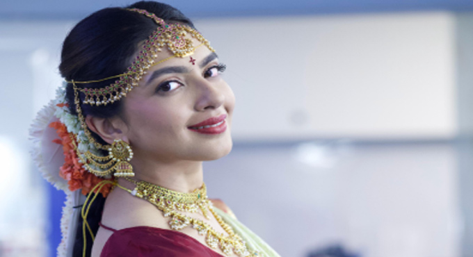 Kashika Kapoor Unveils a Powerful New Avatar in “Caste” Kashika Kapoor Unveils a Powerful New Avatar in “Caste”