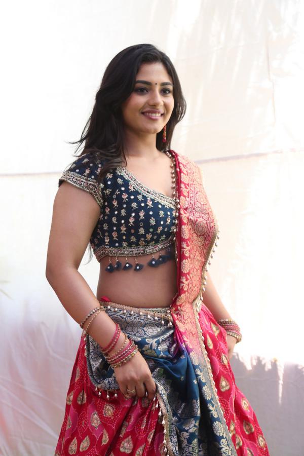 Nayan Sarika (24)