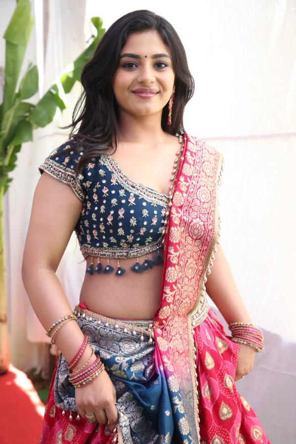 Nayan Sarika (68)