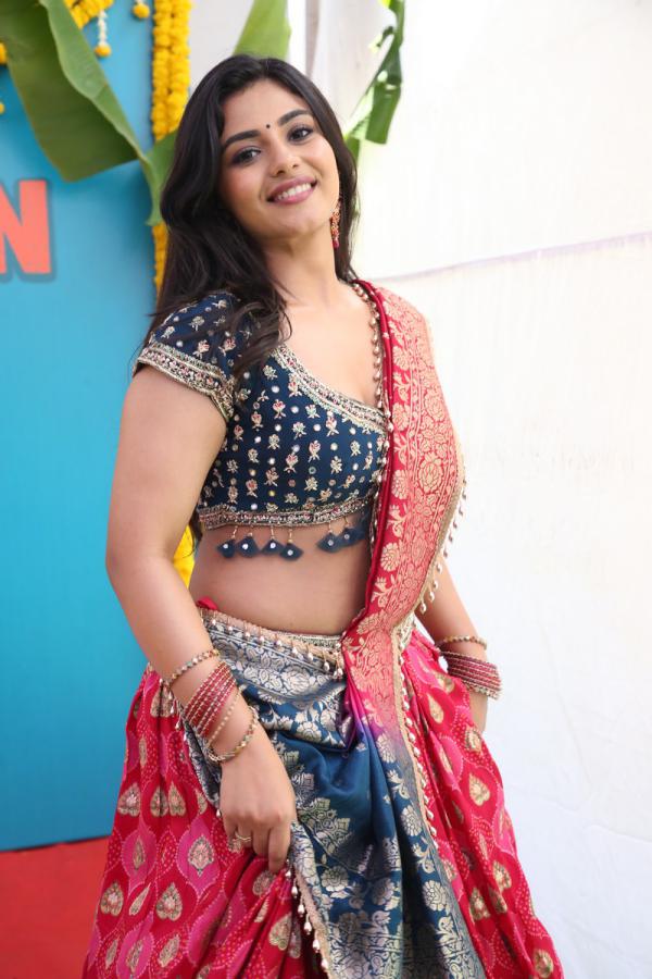 Nayan Sarika (77)