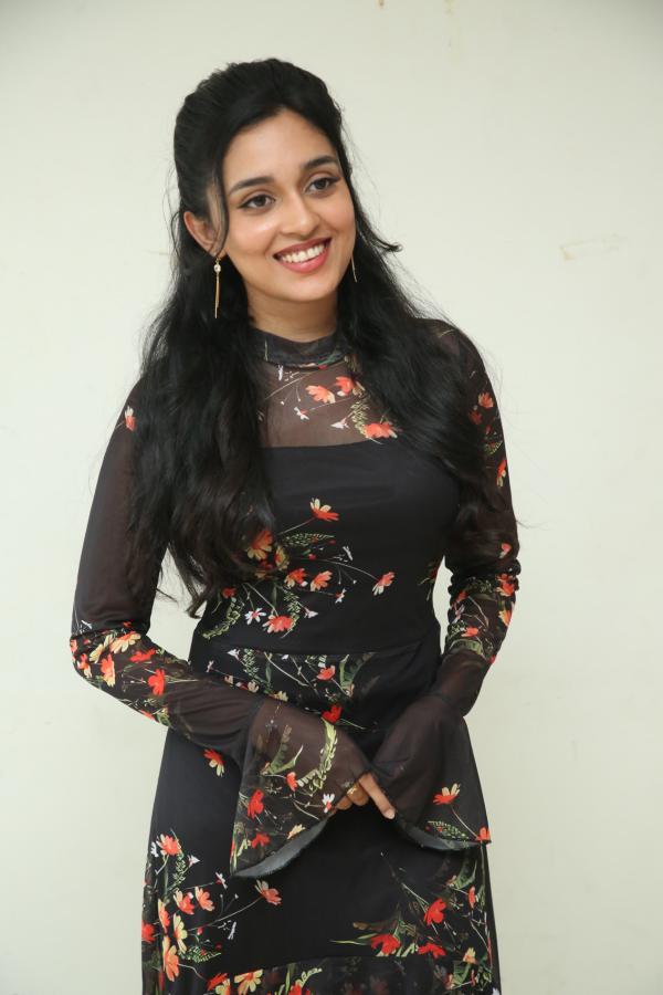 Nidhi Pradeep (4)