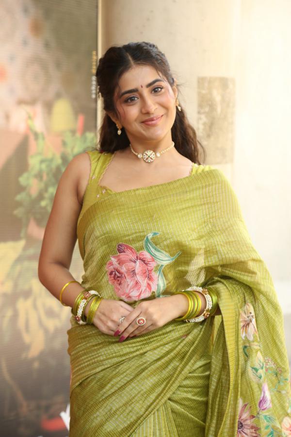 Rashi Singh (74)
