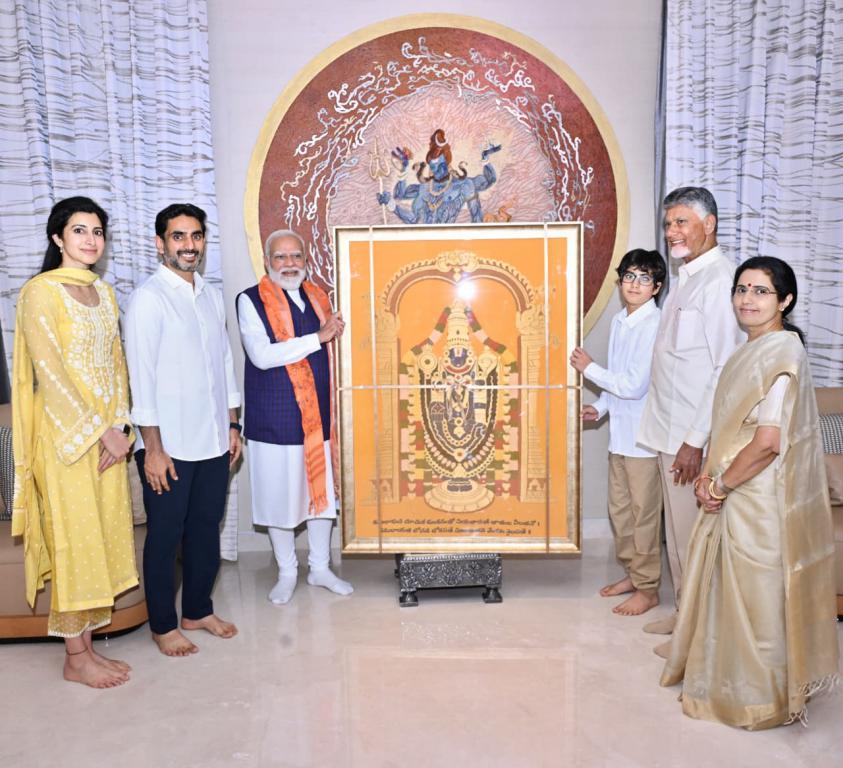 PM Modi Visits Residence of AP CM Chandrababu Naidu