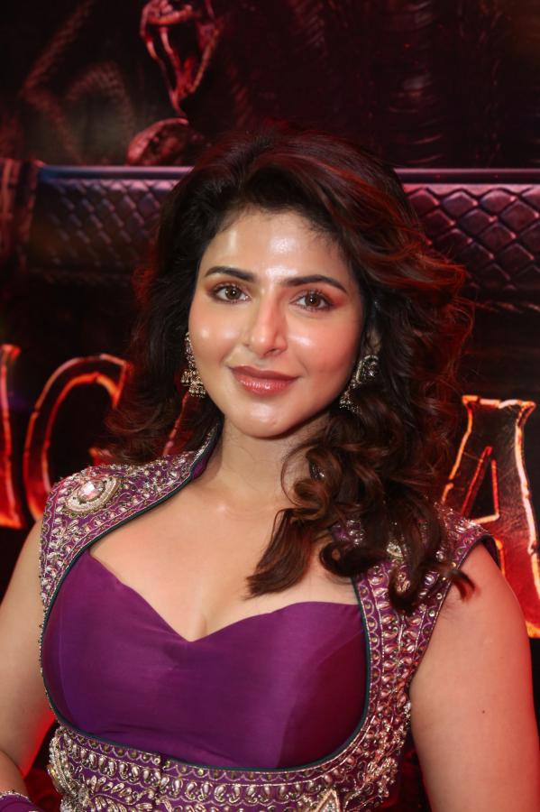 Aishwarya Menon (39)