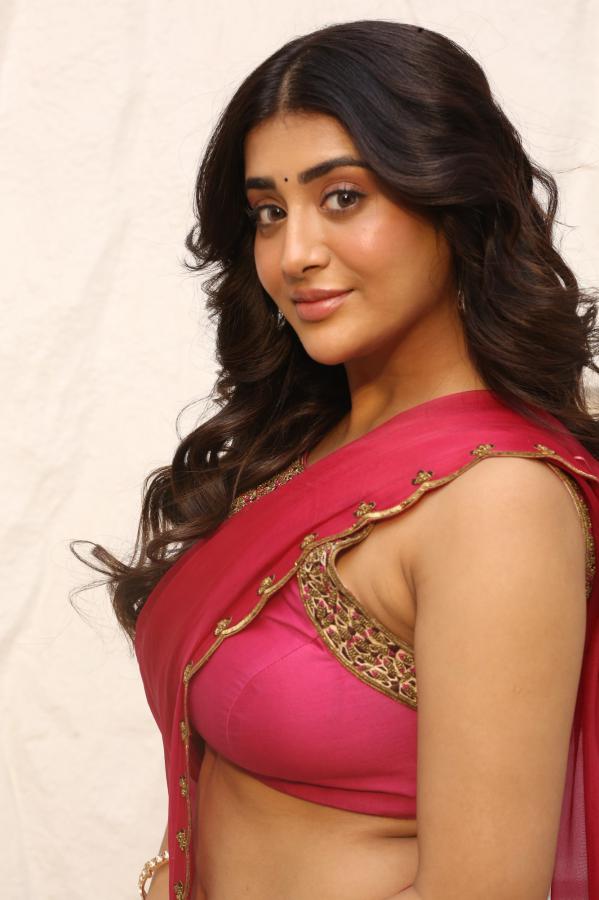 Rashi SIngh Interview @ Transfer Trimurthulu (213)