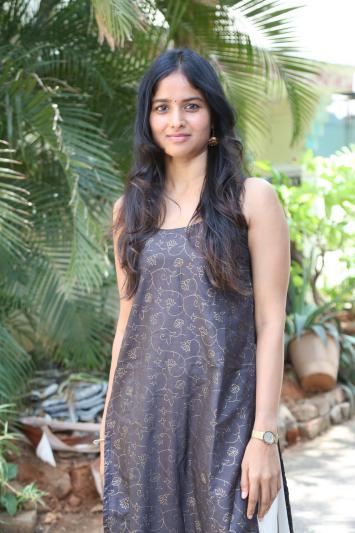 Shalini (46)