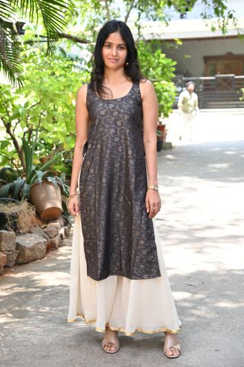 Shalini (81)