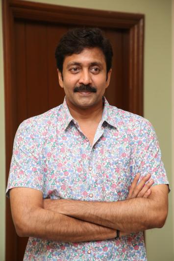 Vadde Naveen (42)