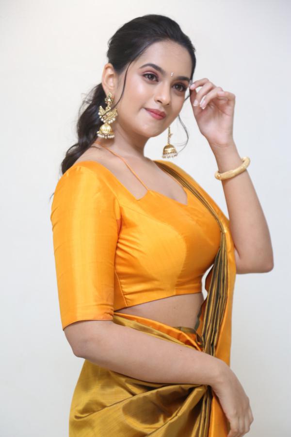 Samaira (44)