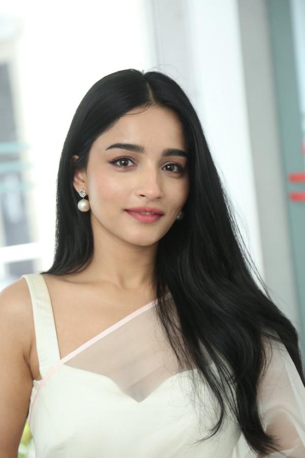 Visakha Dhiman (1)