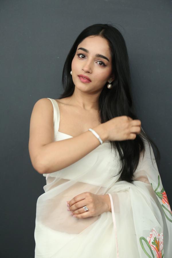 Visakha Dhiman (21)