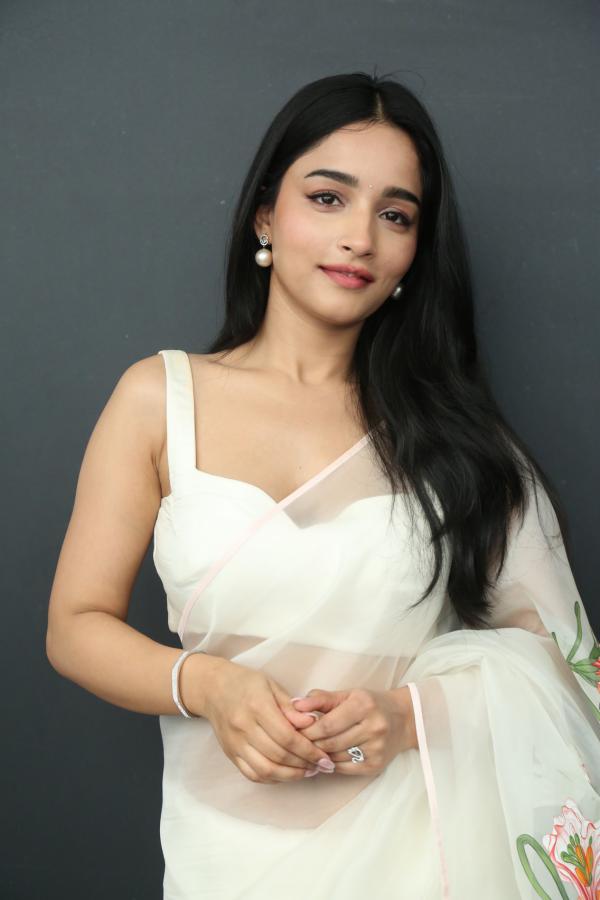 Visakha Dhiman (22)