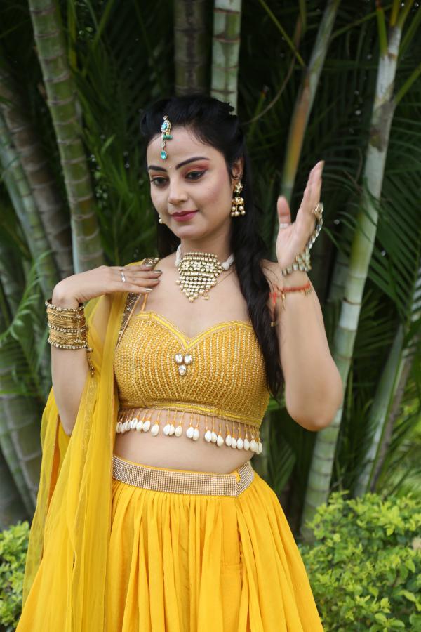 Meenakshi Jaiswal (18)