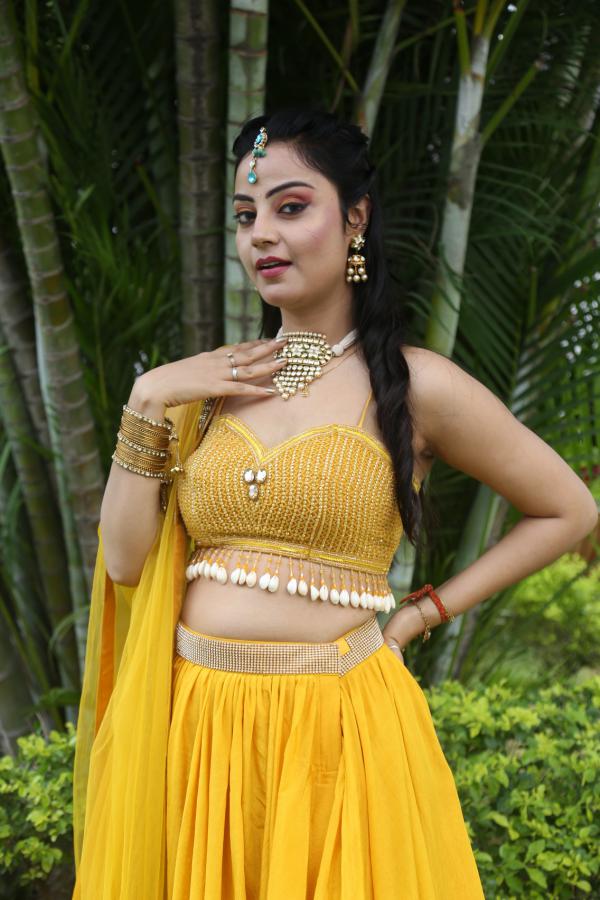 Meenakshi Jaiswal (24)