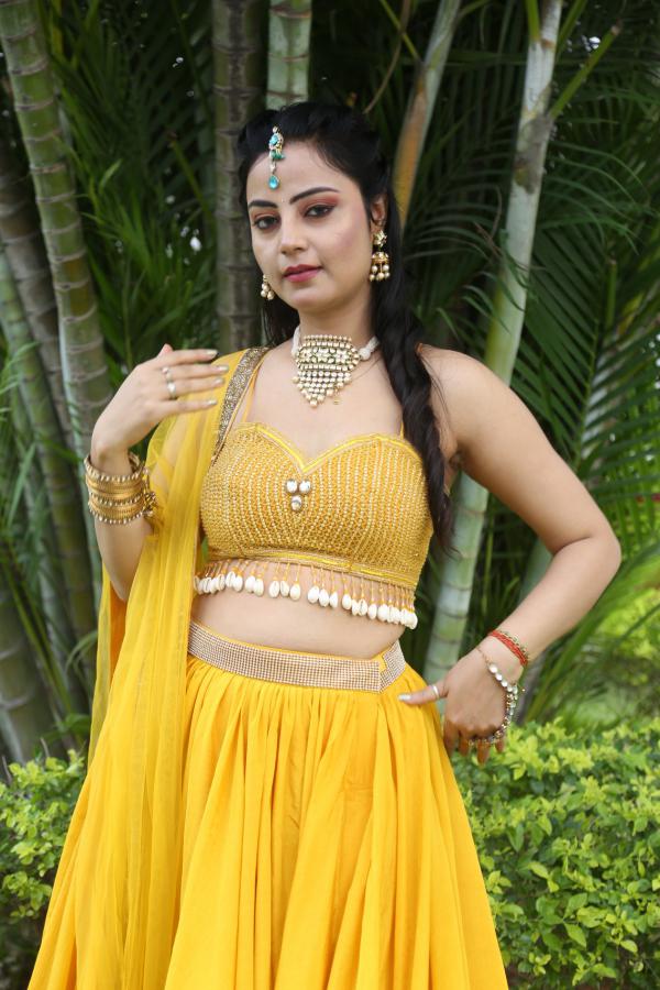 Meenakshi Jaiswal (30)