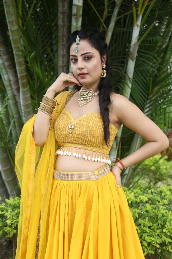 Meenakshi Jaiswal (32)