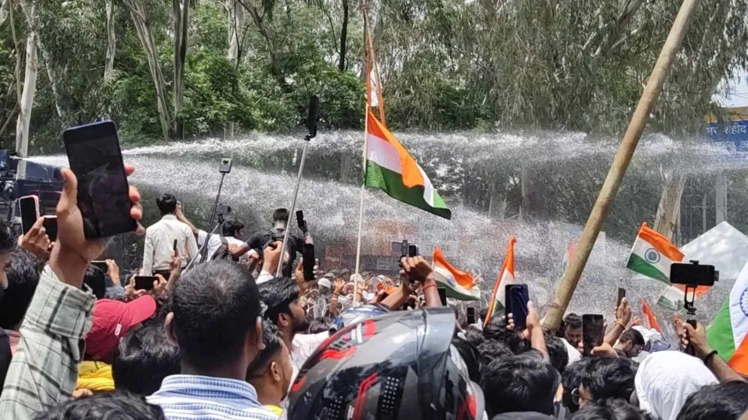 Unyielding Protesters in Ranchi: Tensions Rise Following Lathi Charge and Water Cannon Deployment Unyielding Protesters In Ranchi Tensions Rise Following Lathi Charge And Water Cannon Deployment