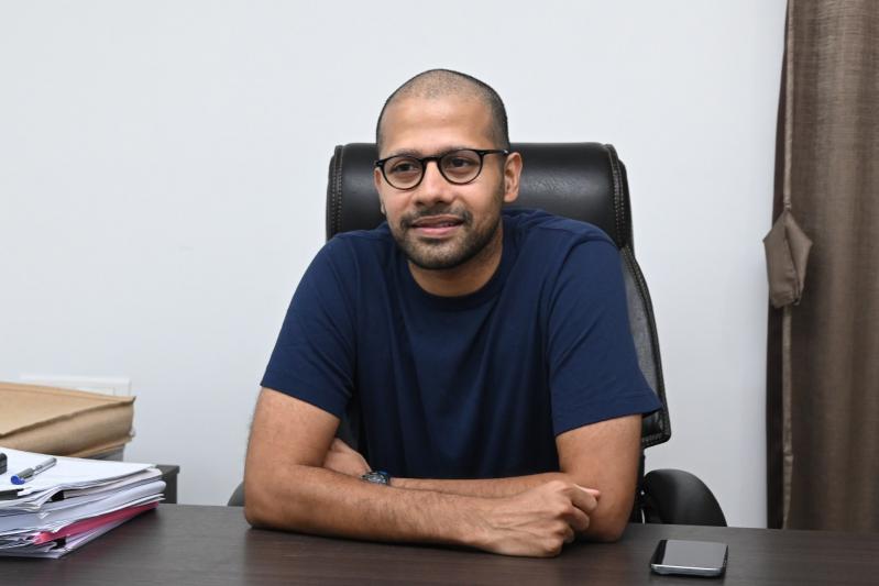 Venki Atluri (49)