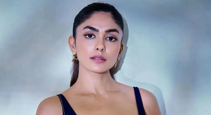 Mrunal Thakur pins hopes on Allu Arjun’s Raaka amid project slowdown Mrunal Thakur Pins Hopes On Allu Arjuns Raaka Amid Project Slowdown