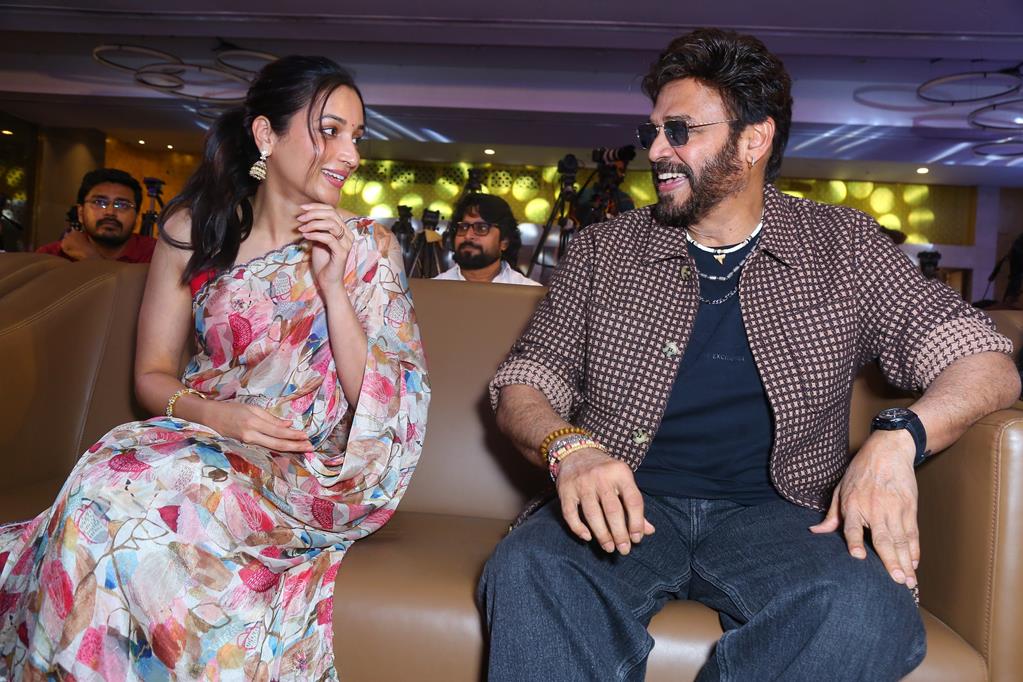 AADARSHA KUTUMBAM (3) (Copy)