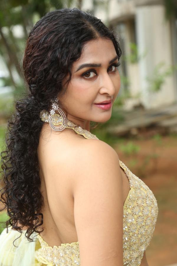 Farnaz Shetty (8)