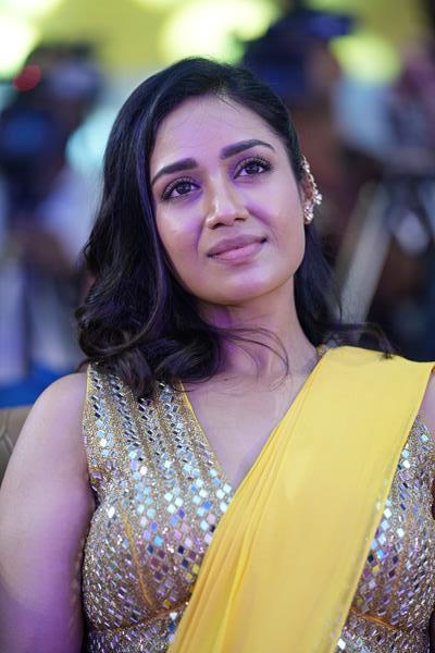 Nivetha Pethuraj (7) (Copy)
