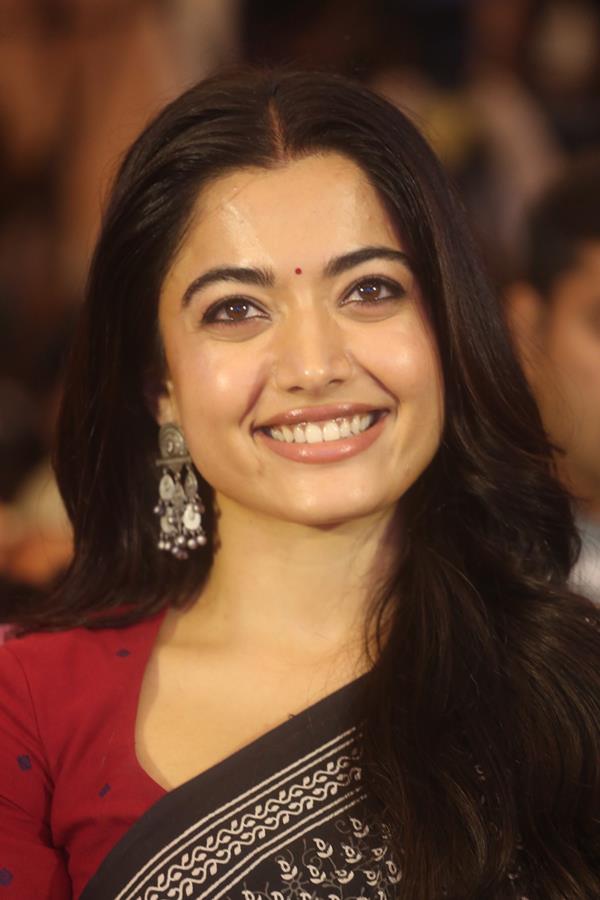 Rashmika Mandanna (35) (Copy)