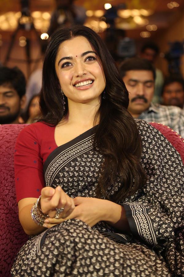 Rashmika Mandanna (41) (Copy)
