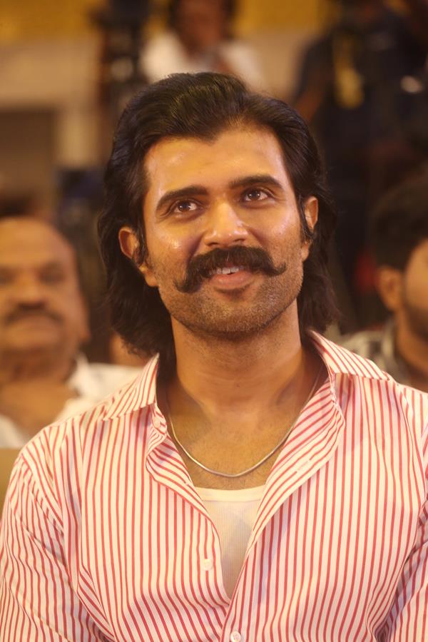 Vijay Deverakonda (23) (Copy)