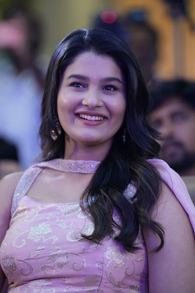 Yuvina Parthavi (37) (Copy)