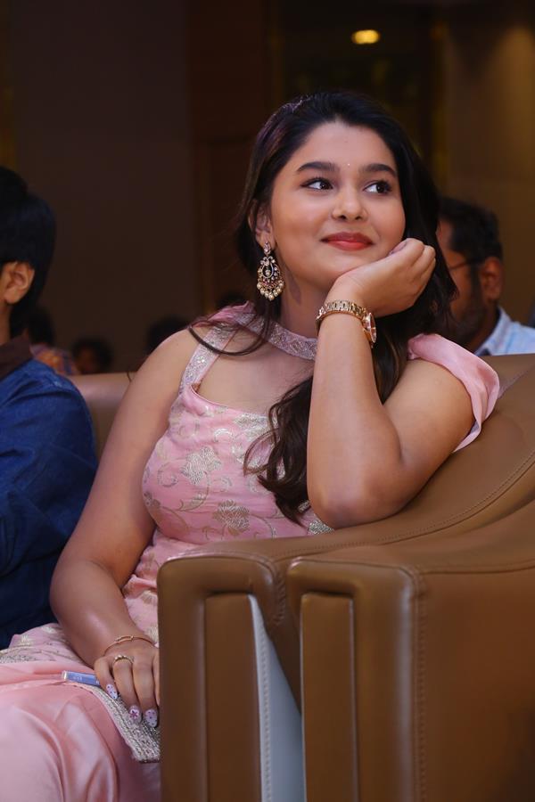 Yuvina Parthavi (44) (Copy)