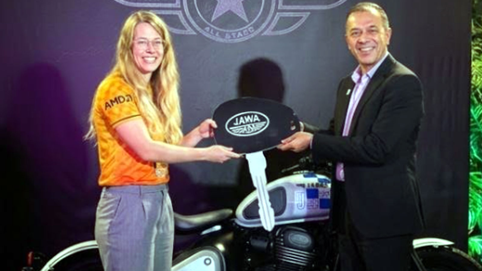 Greek Chess Star Stavroula Tsolakidou Wins Player of the Tournament and Jawa All Stars 42 ‘Silver Knight’ Bobber Greek Chess Star Stavroula Tsolakidou Wins Player Of The Tournament And Jawa All Stars 42 Silver Knight Bobber