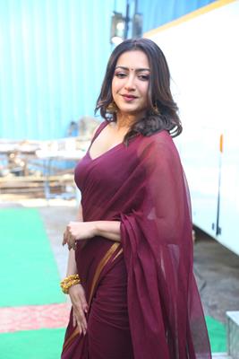 Catherine Tresa (30) (Copy)