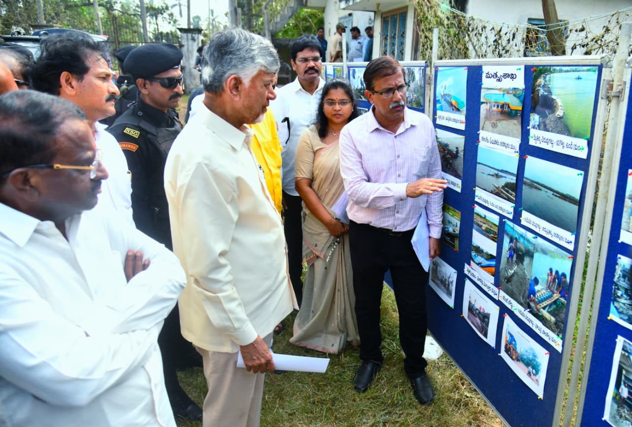 Top Priority To Restore Power Supply In Cyclone Affected Regions Cm Chandrababu 