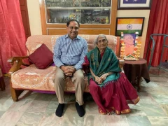 Anjaiah Chowdary Lavu Felicitates Pingali Venkayya's Daughter Sitamahalakshmi