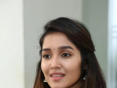 Anika Surendran Stills