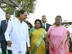 CM KCR Welcomes to President Draupadi Murmu