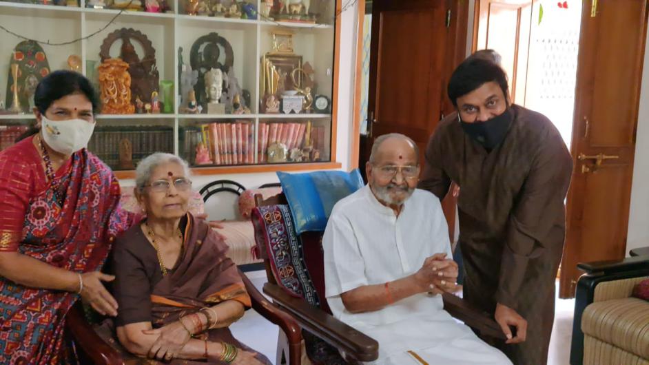 Chiranjeevi Meets K Viswanath