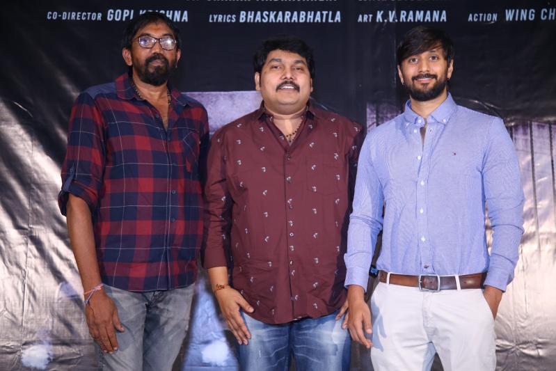 100-crores-move-poster-launch-press-meet-12.jpg