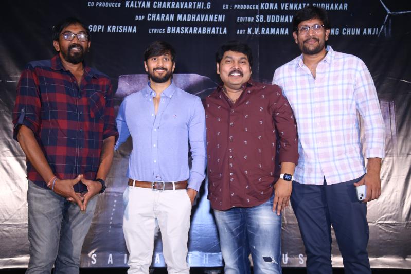 100-crores-move-poster-launch-press-meet-13.jpg