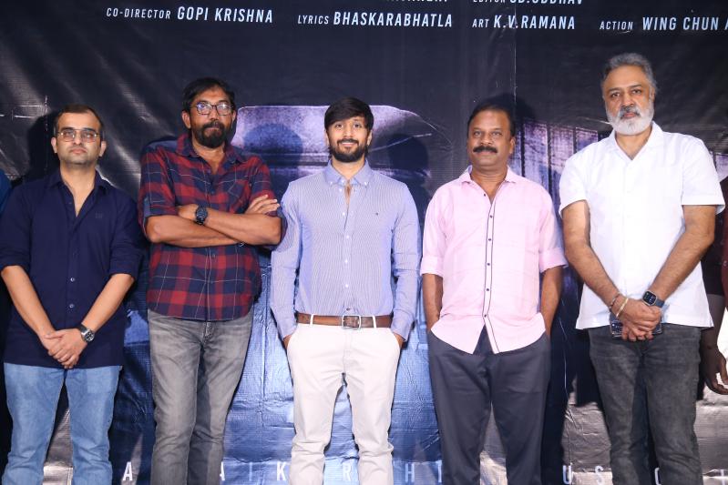 100-crores-move-poster-launch-press-meet-5.jpg