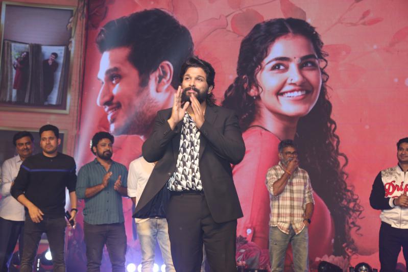 18-pages-movie-pre-release-25.jpg