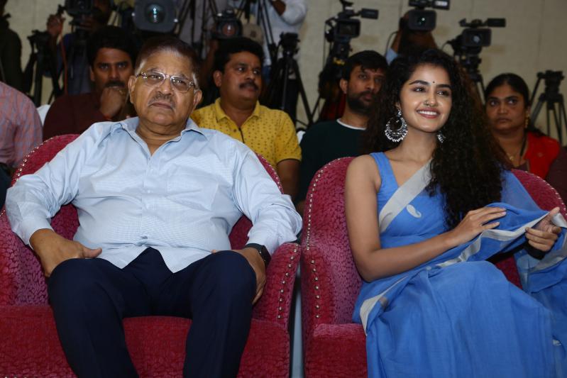 18-pages-movie-song-launch-2.jpg