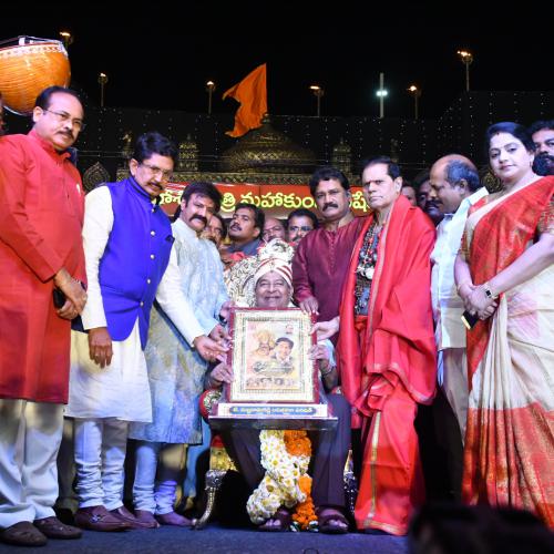 Viswa Nata Samrat title Presentation to Kaikala Satyanarayana