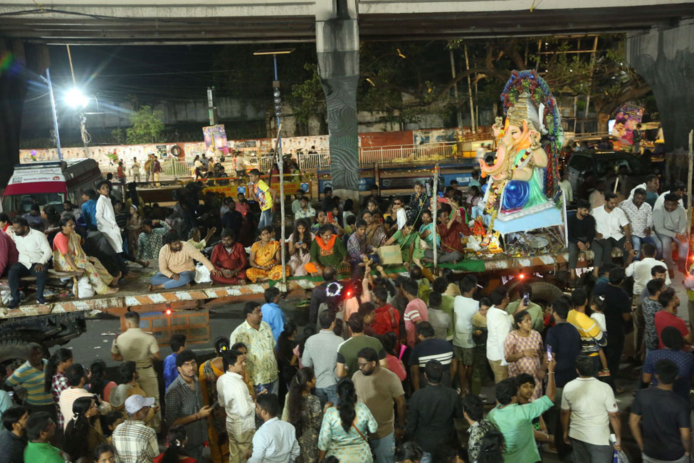 2023-hyderabad-ganesh-visarjan-photos-set-1-15.jpg