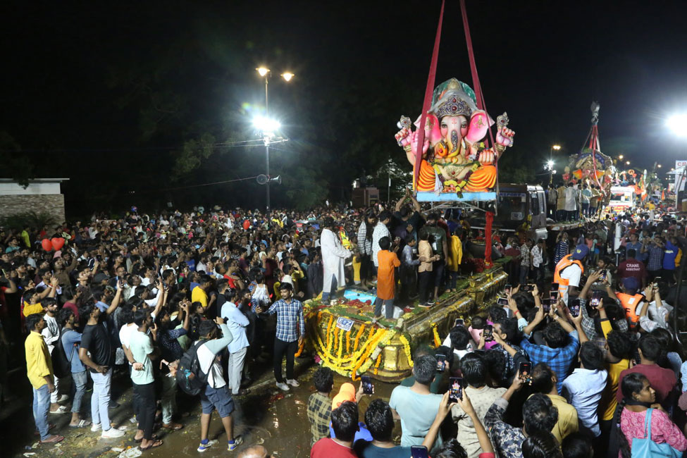 2023-hyderabad-ganesh-visarjan-photos-set-1-20.jpg
