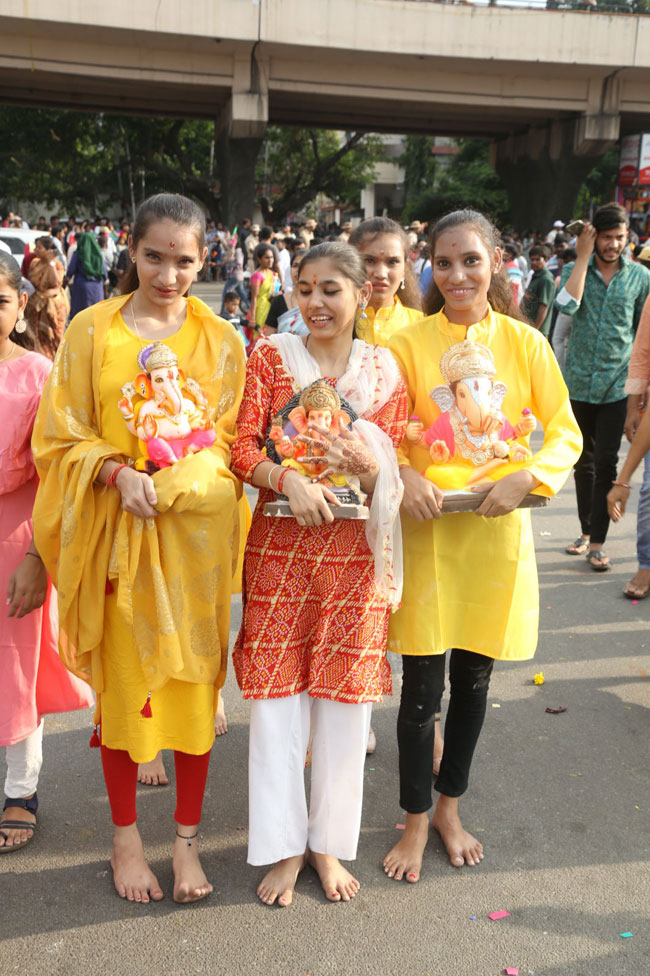 2023-hyderabad-ganesh-visarjan-photos-set-1-22.jpg