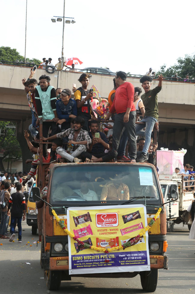 2023-hyderabad-ganesh-visarjan-photos-set-2-11.jpg